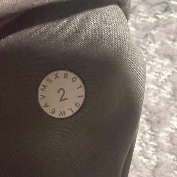 Lululemon On The Fly Crop Pant Woven 23” Grey Sage - Picture 4 of 6